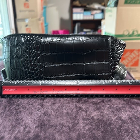 Black guess purse - Picture 4 of 9